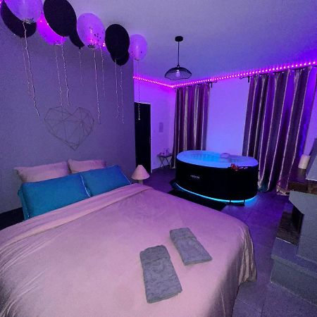 Love Room Avec Jacuzzi Proche Paris Et Roissy Cdg Persan Экстерьер фото